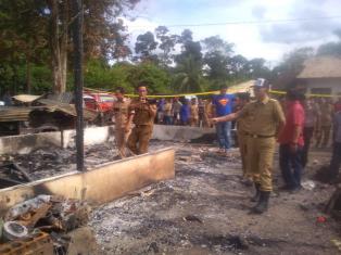 Bupati Musi Rawas dan Kadinsos Meninjau Lokasi Kebakaran